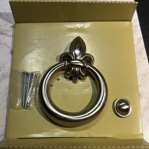 Fleur de lis Door Knocker - New in box atlas homewear